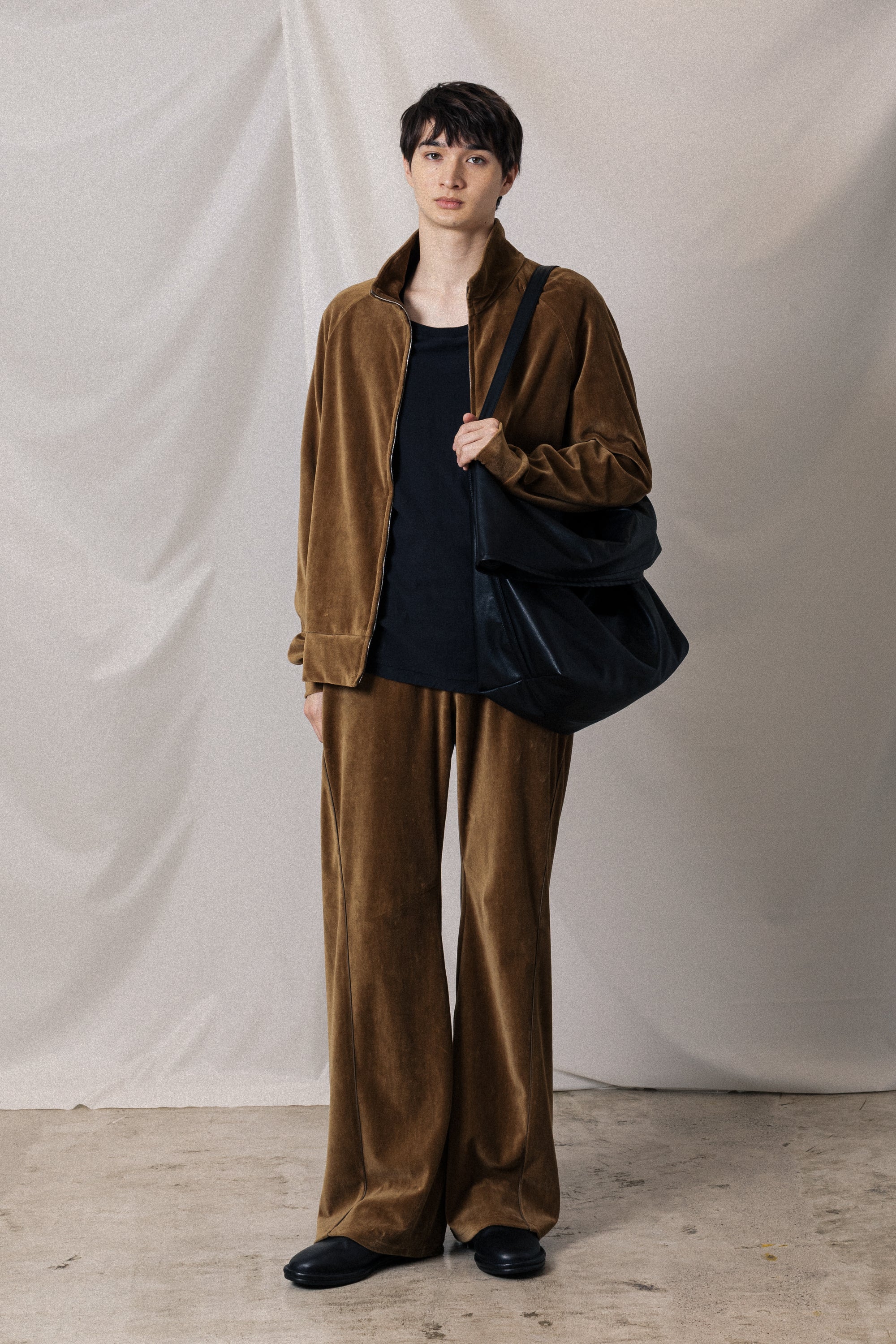 AA52-097 シンセティックレザー ショルダーバッグ