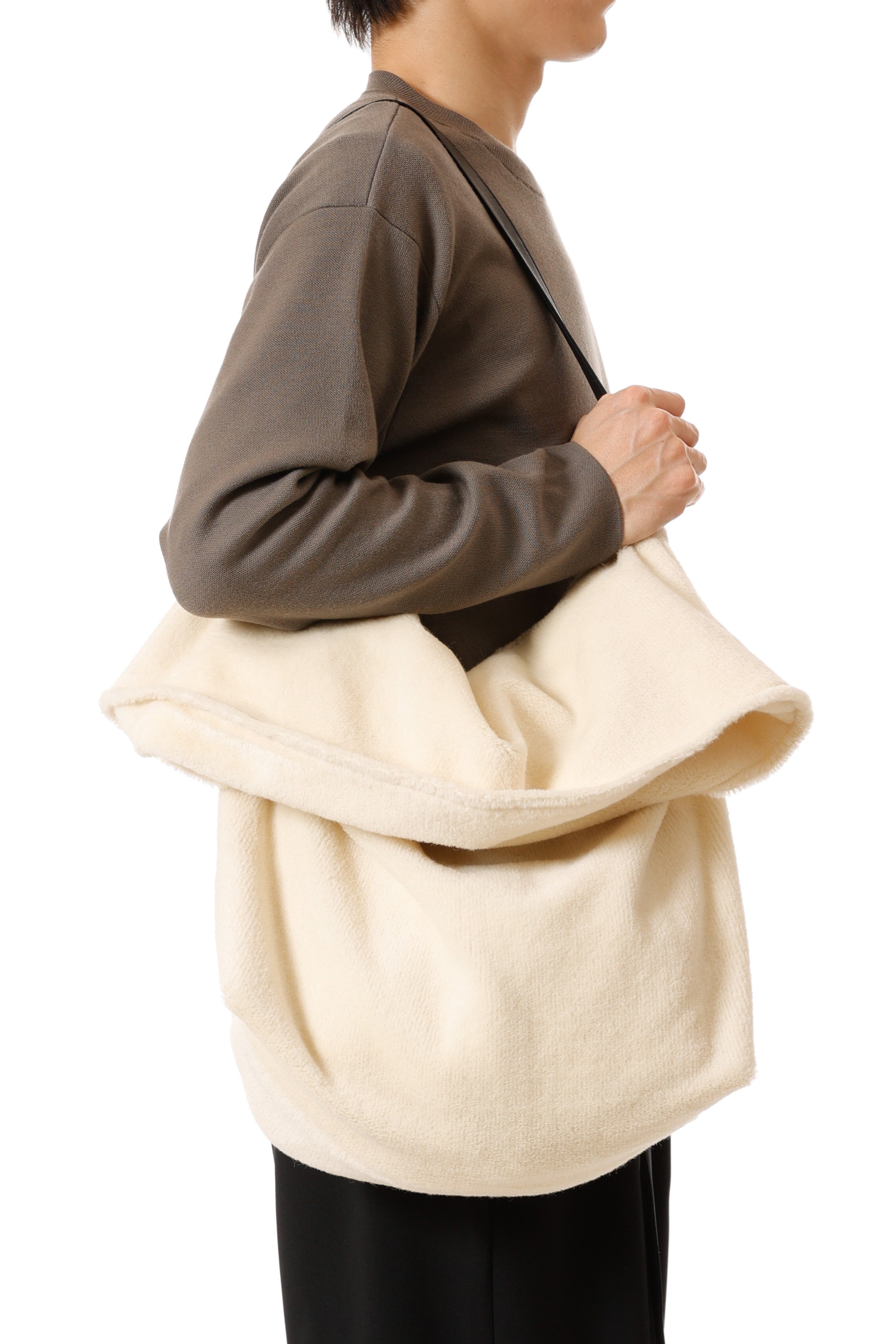 AA52-098 ウールアルパカボア ショルダーバッグ