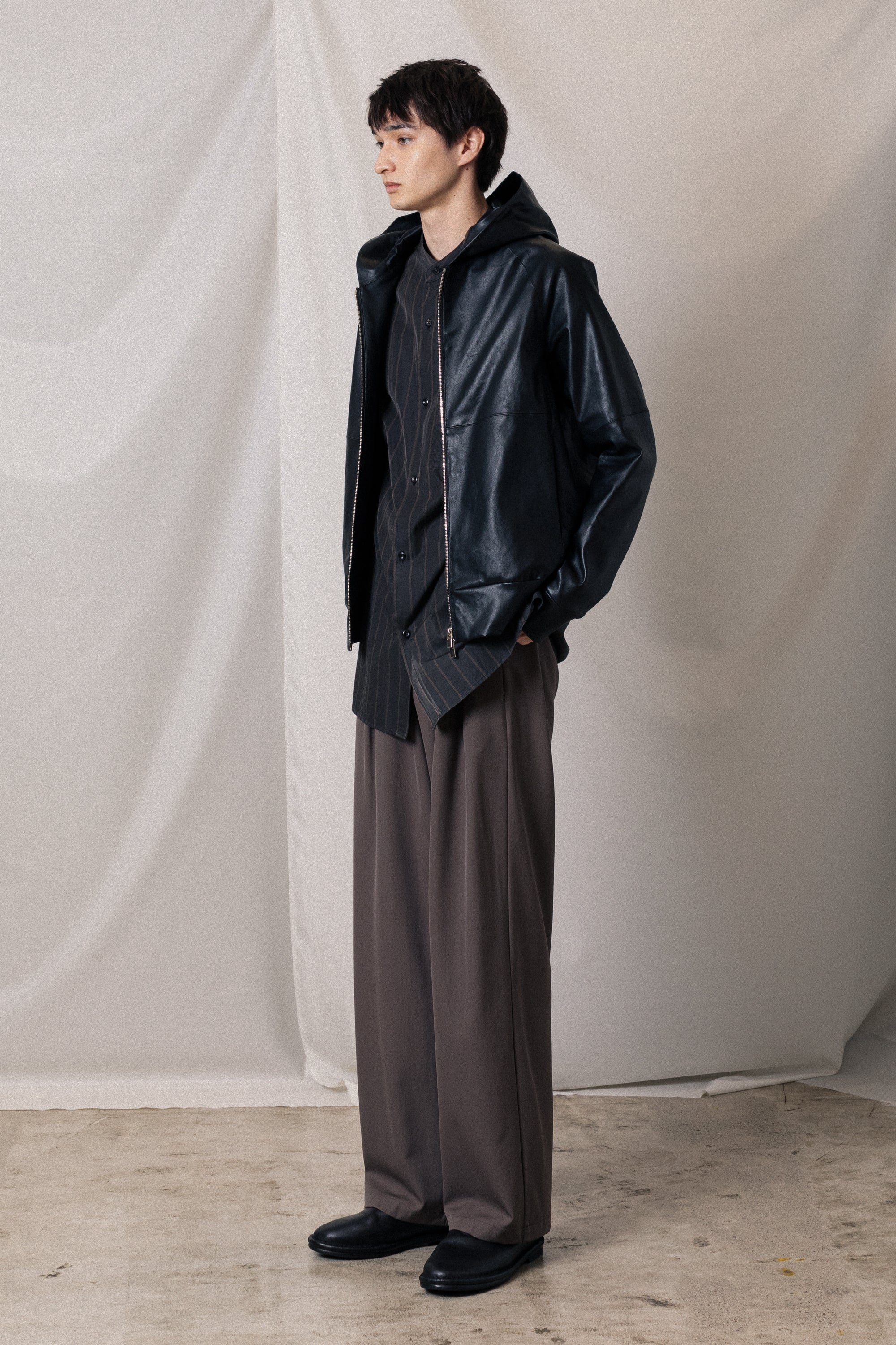 AB52-061 ストレッチシープレザー ジップアップフーディ