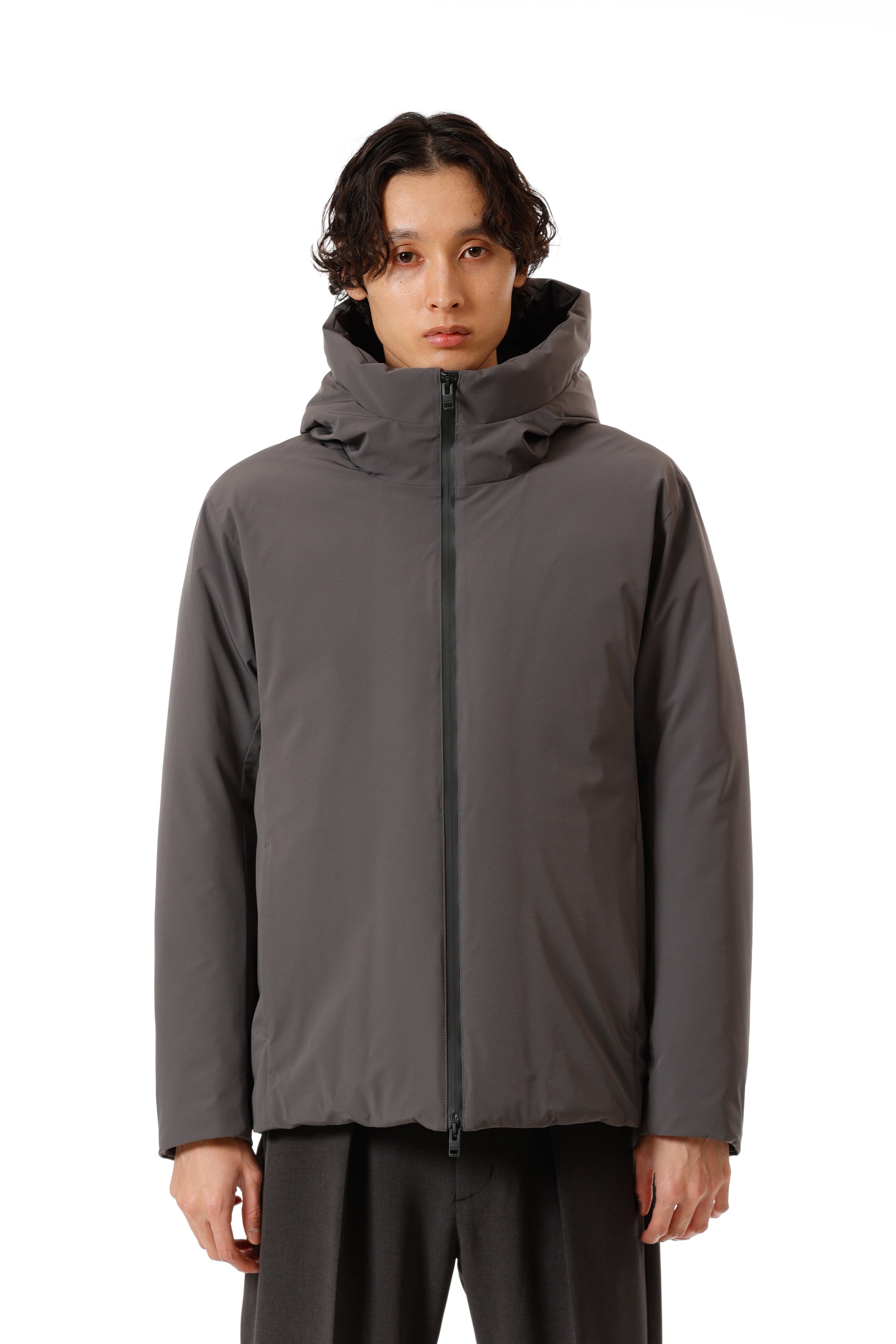 AB52-100 3レイヤーライトタフタ フーデットダウンジャケット