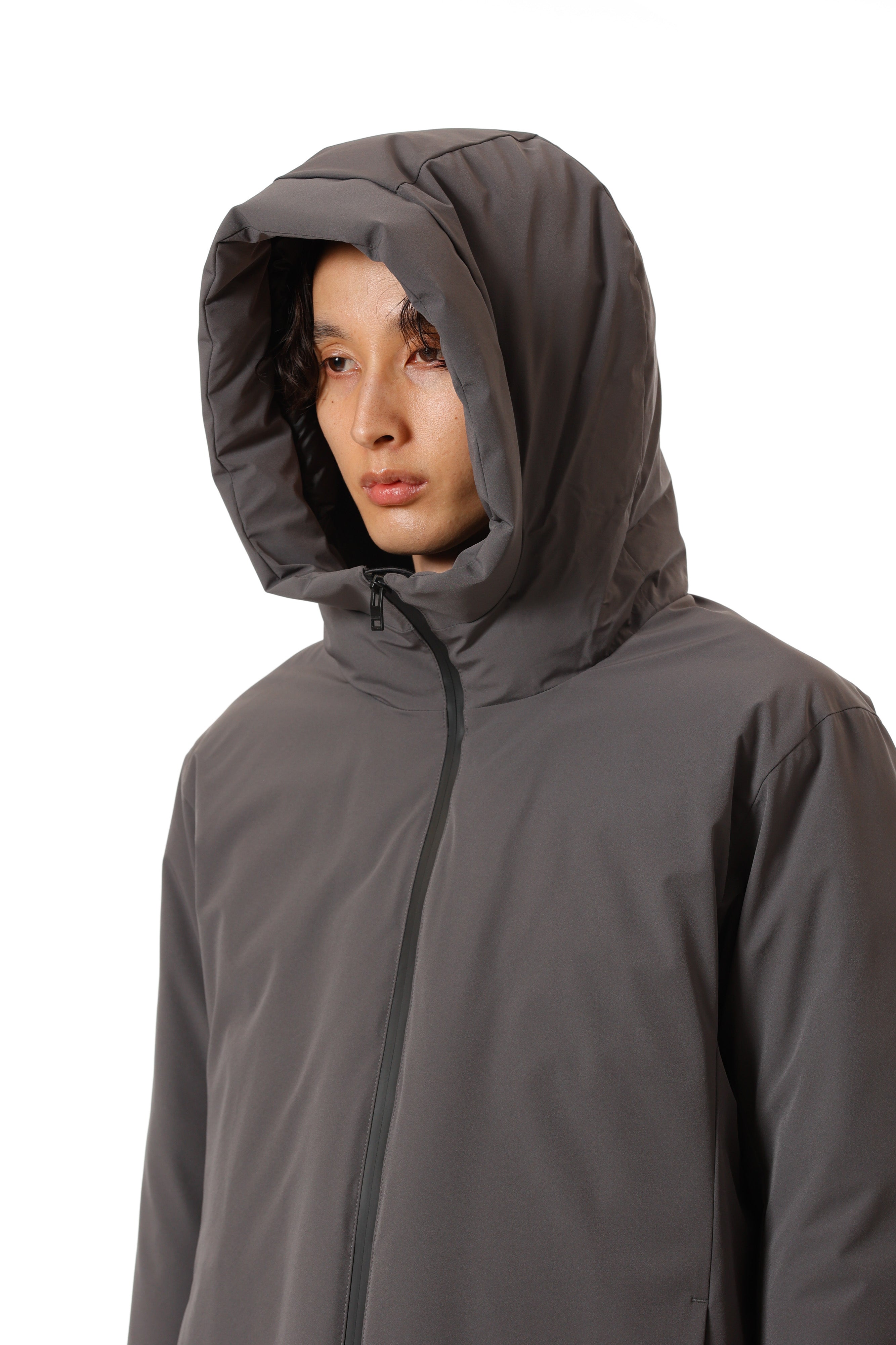 AB52-100 3レイヤーライトタフタ フーデットダウンジャケット