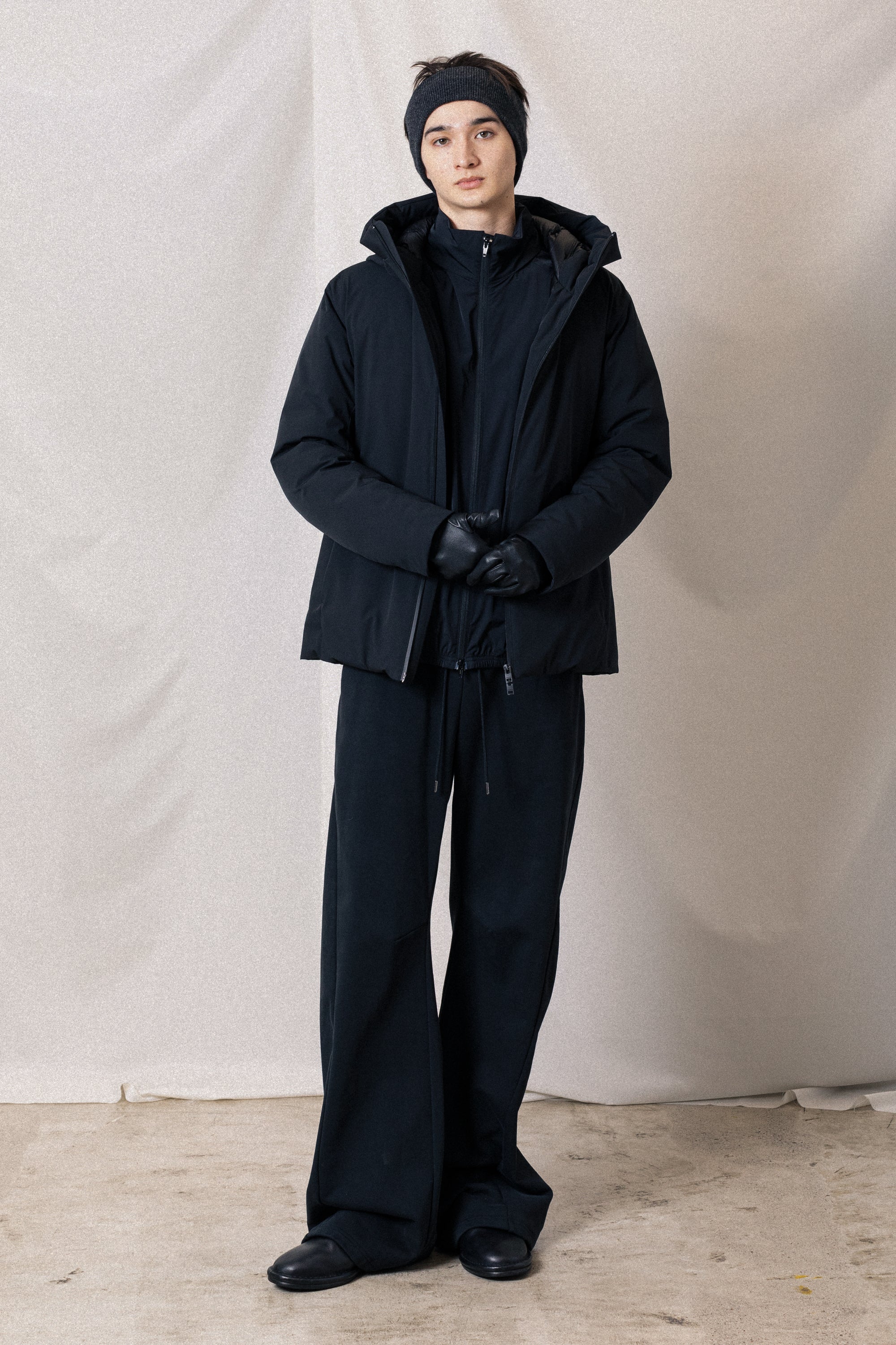 AB52-100 3レイヤーライトタフタ フーデットダウンジャケット