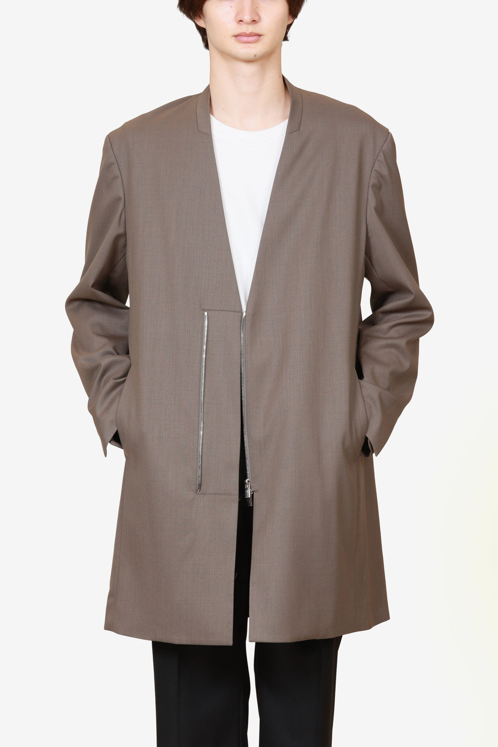 アタッチメント　ノーカラーコート　サイズ4 アタッチメント ノーカラーコート ATTACHMENT（アタッチメント