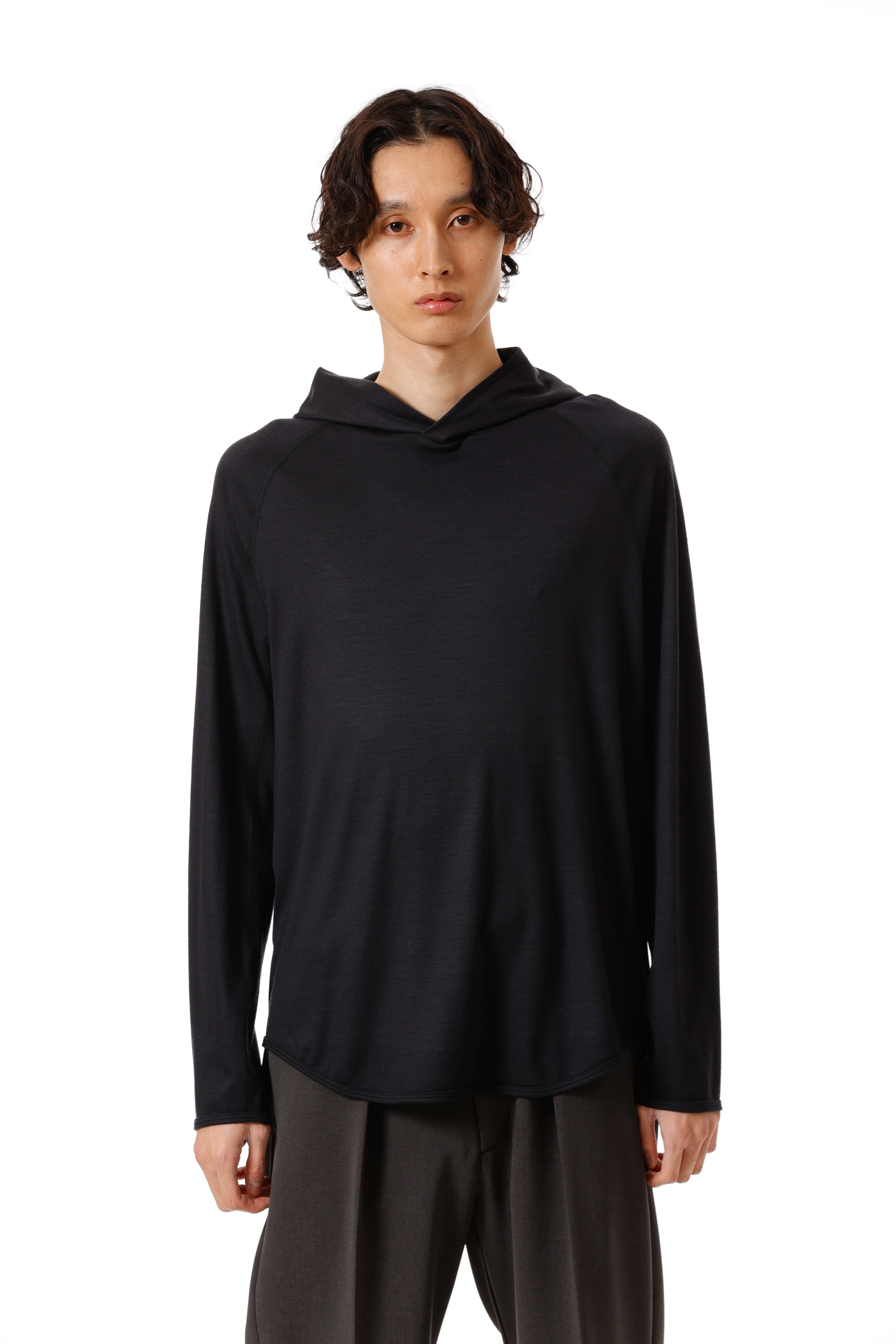 AJ52-047 ウールスムース フードプルオーバー