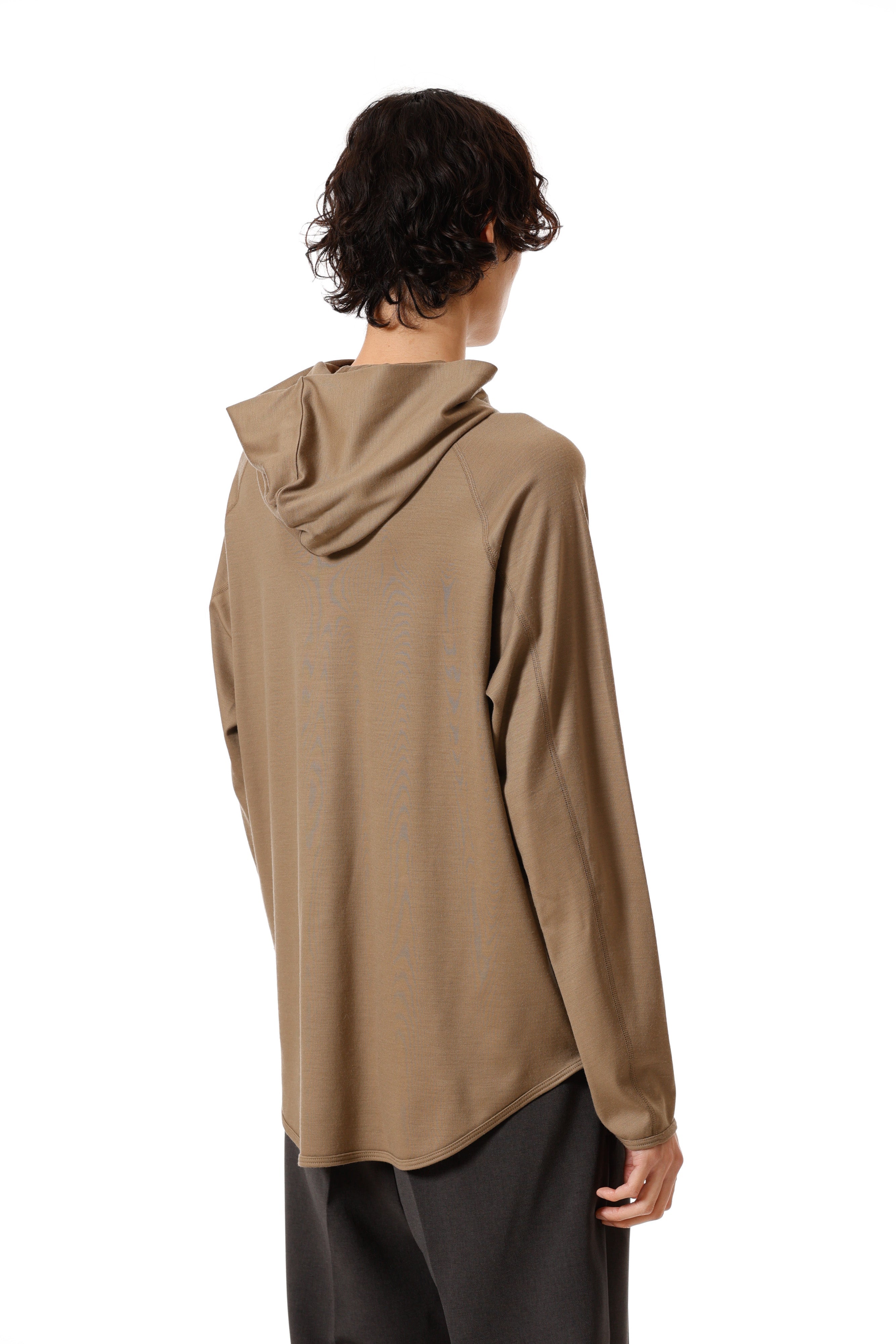 AJ52-047 ウールスムース フードプルオーバー