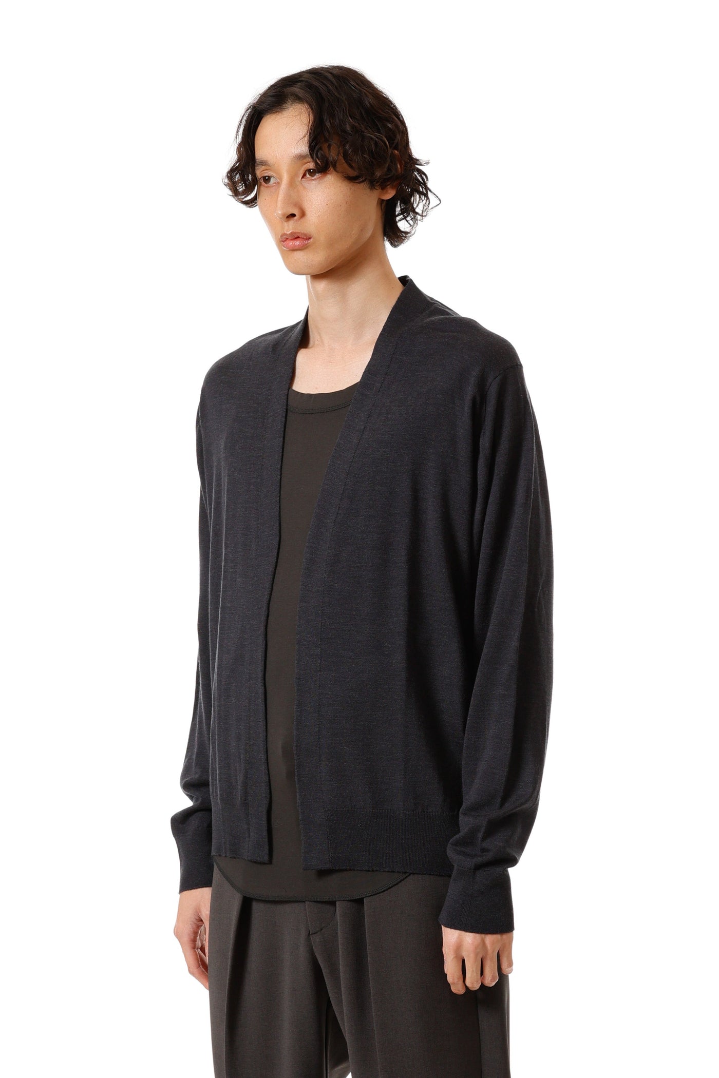 9月12日発売AK52-006 × JOHN SMEDLEY MERINO EXTRAFINE BUTTONLESS V NECK CARDIGAN