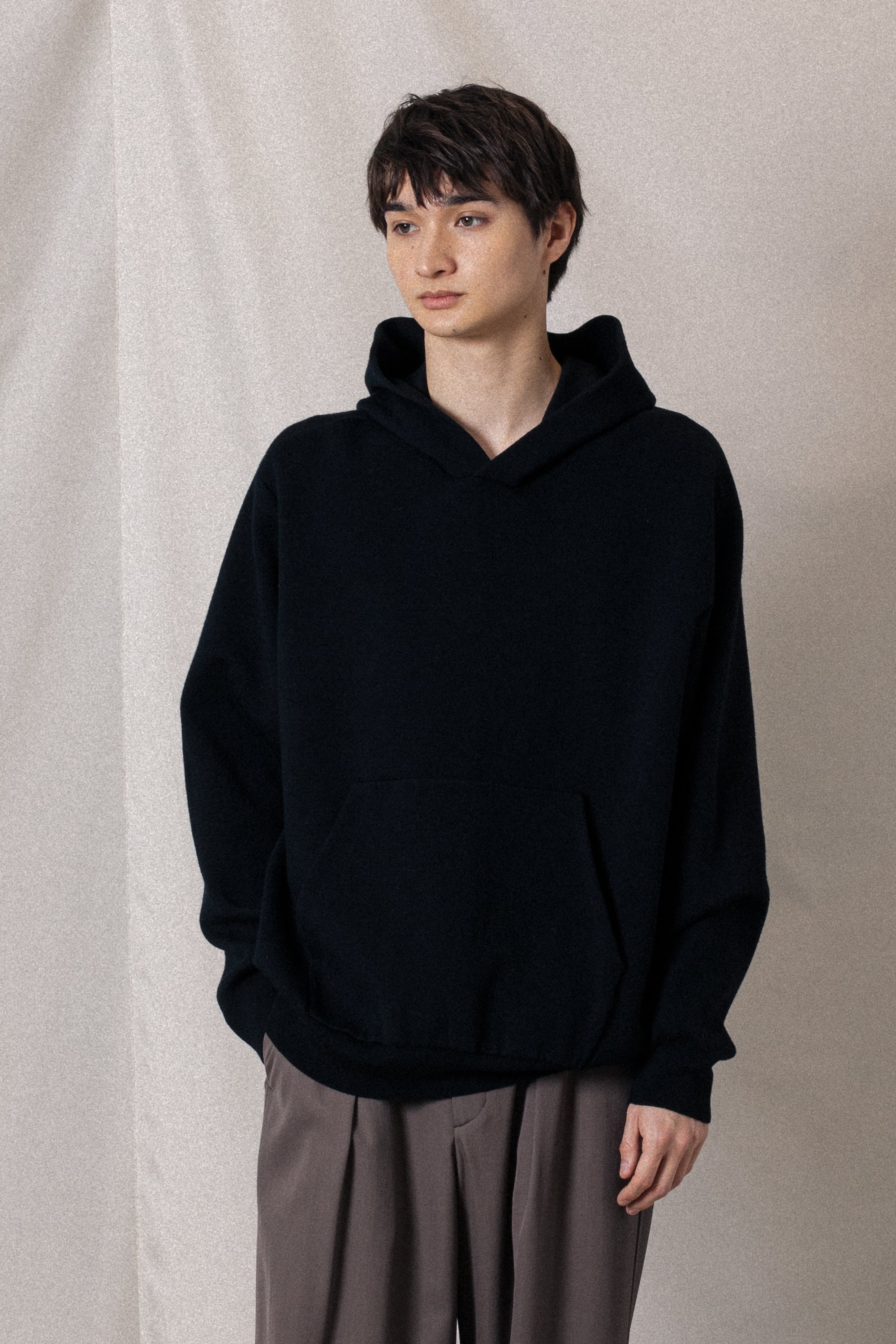 AK52-034 ウール×ポリエステルダブルフェイスニット フーディ