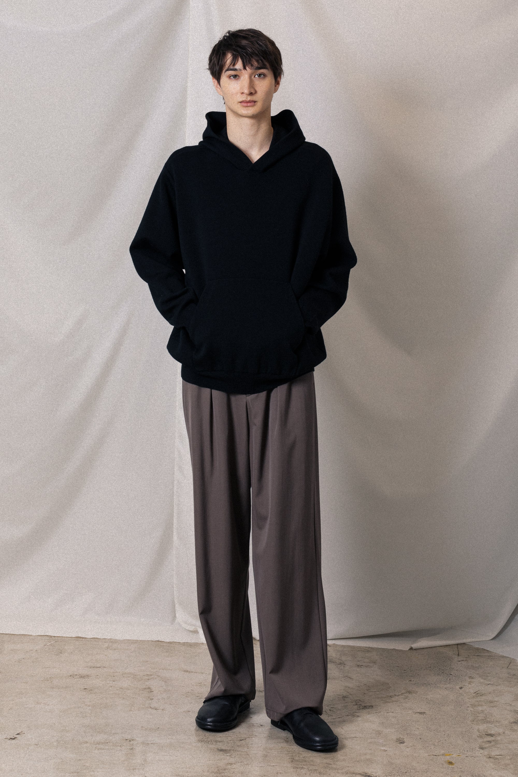 AK52-034 ウール×ポリエステルダブルフェイスニット フーディ