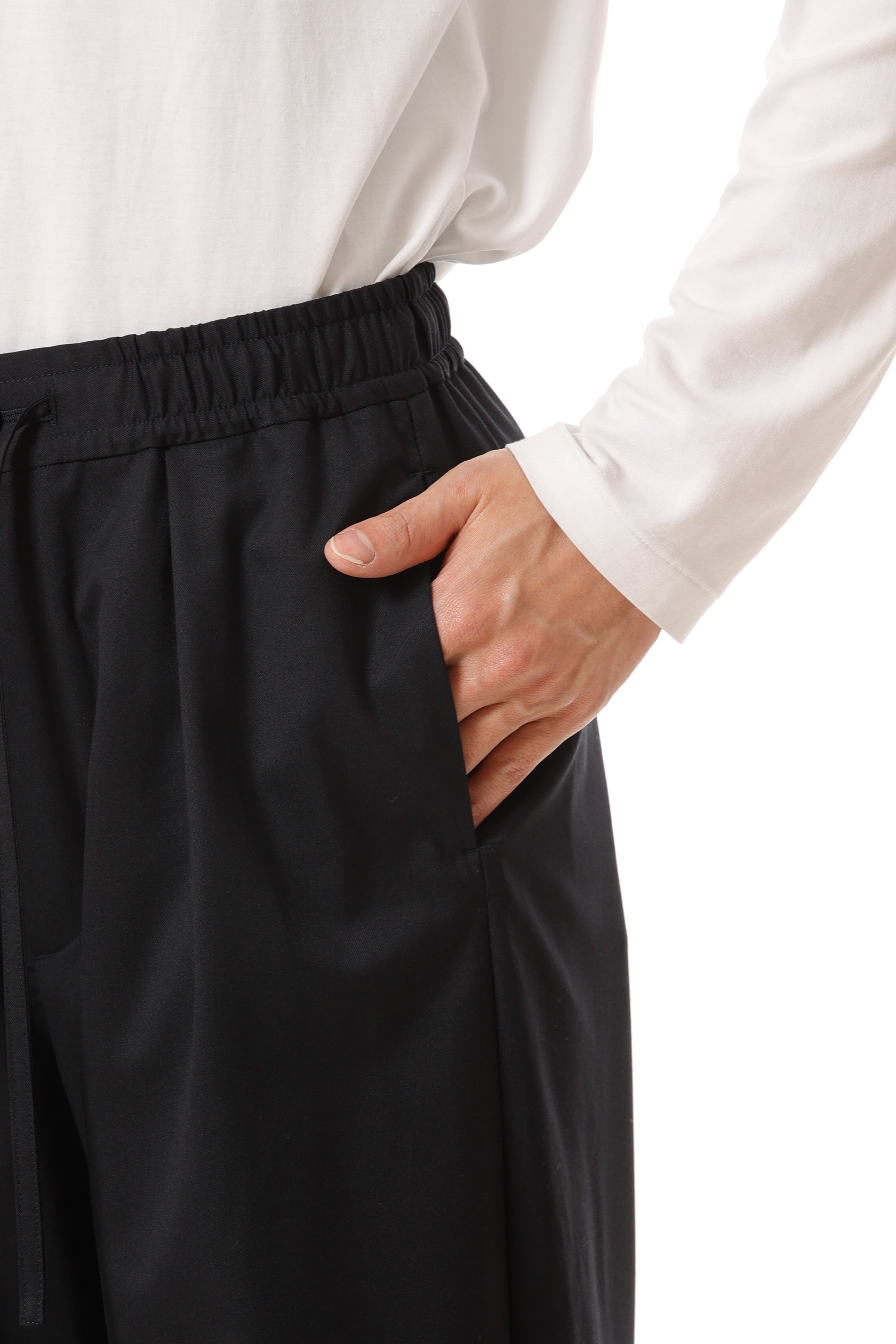 AP52-060 ポリエステル/ウール/シルクギャバジン ワンタックイージーパンツ