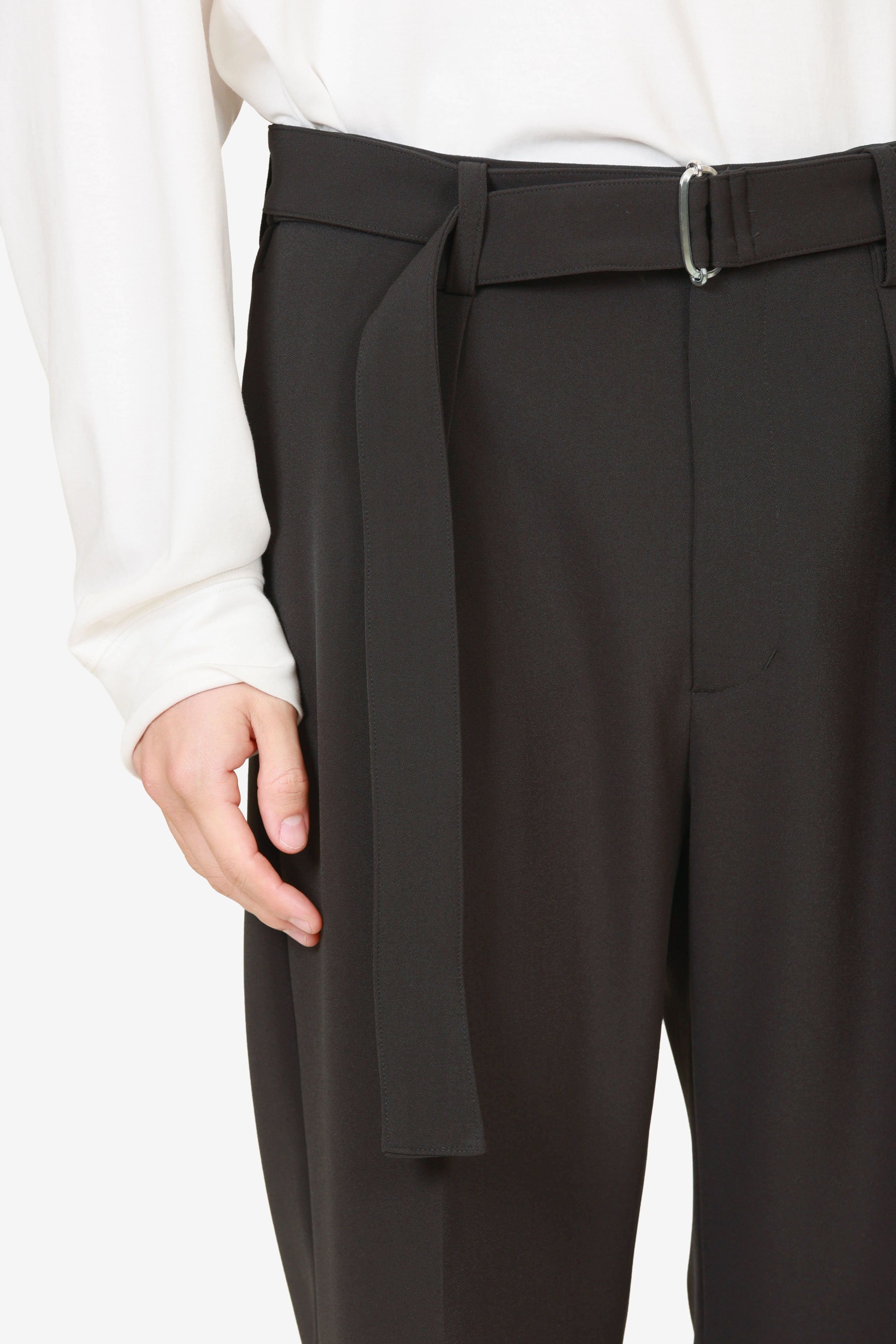 AP52-071 ポリエステルストレッチダブルクロス ベルト付きストレートパンツ