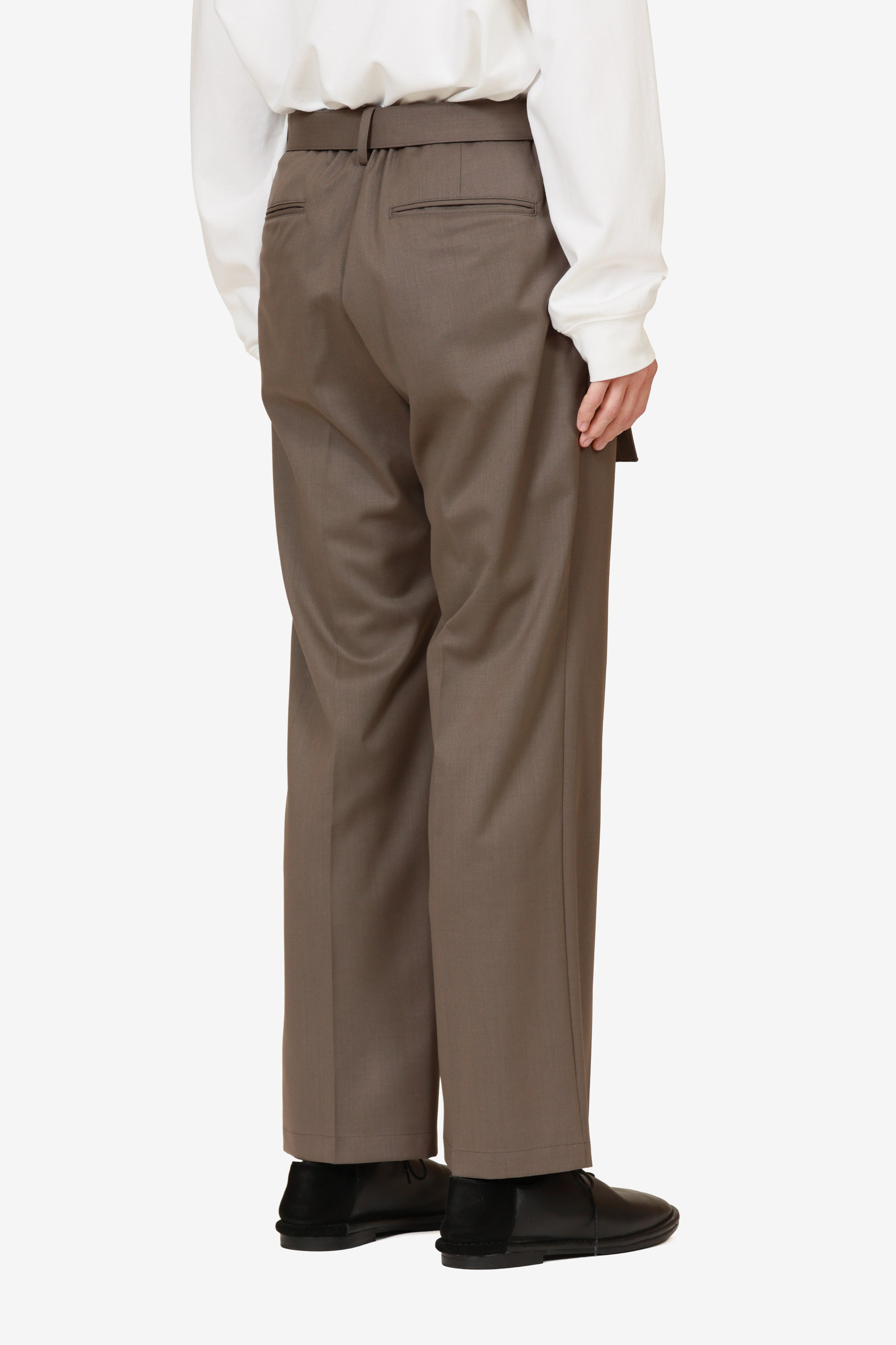 限定商品 AP52-121 ウール/ポリエステルストレッチギャバジン ベルト付きワイドパンツ