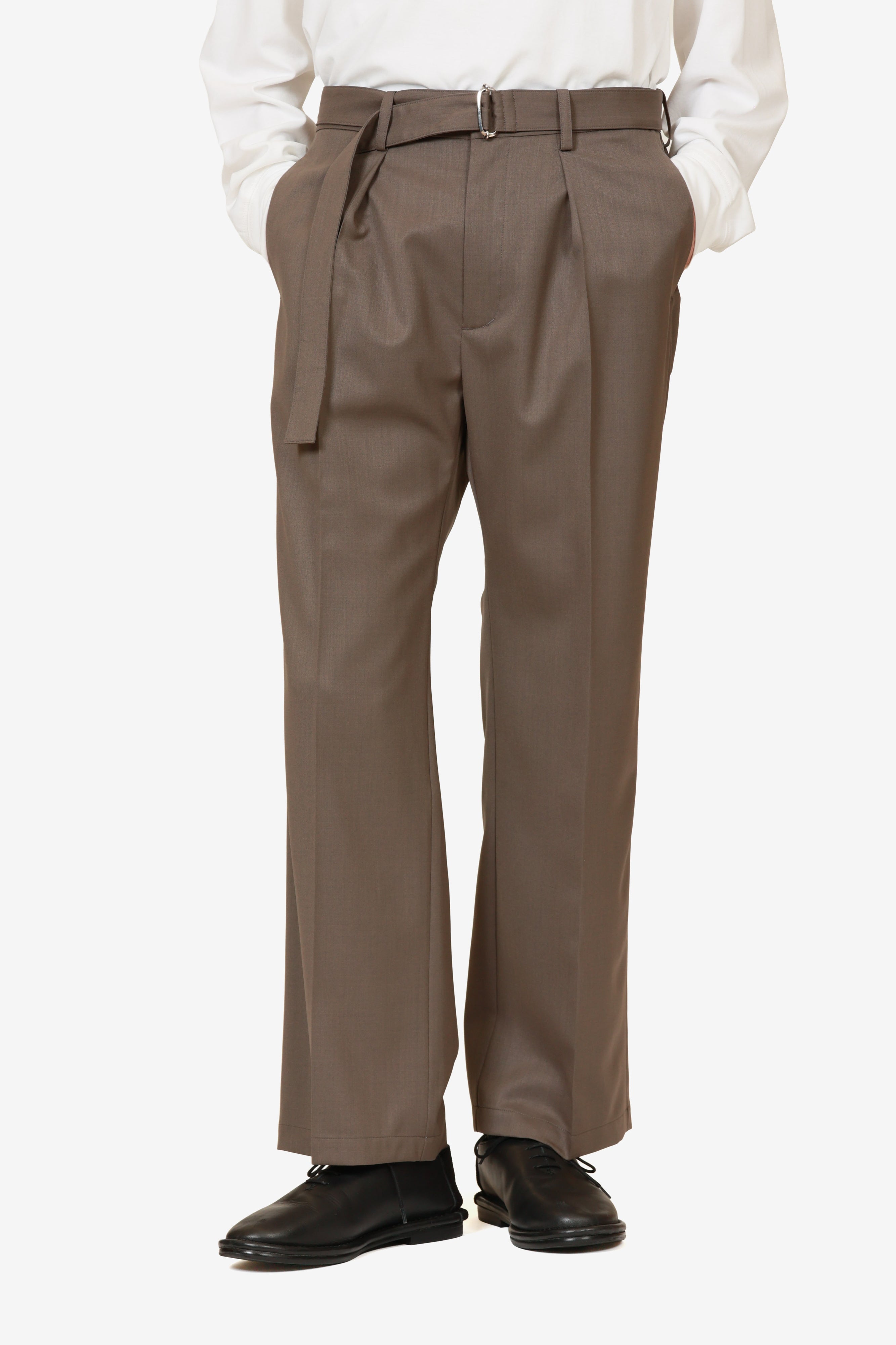 限定商品 AP52-121 ウール/ポリエステルストレッチギャバジン ベルト付きワイドパンツ