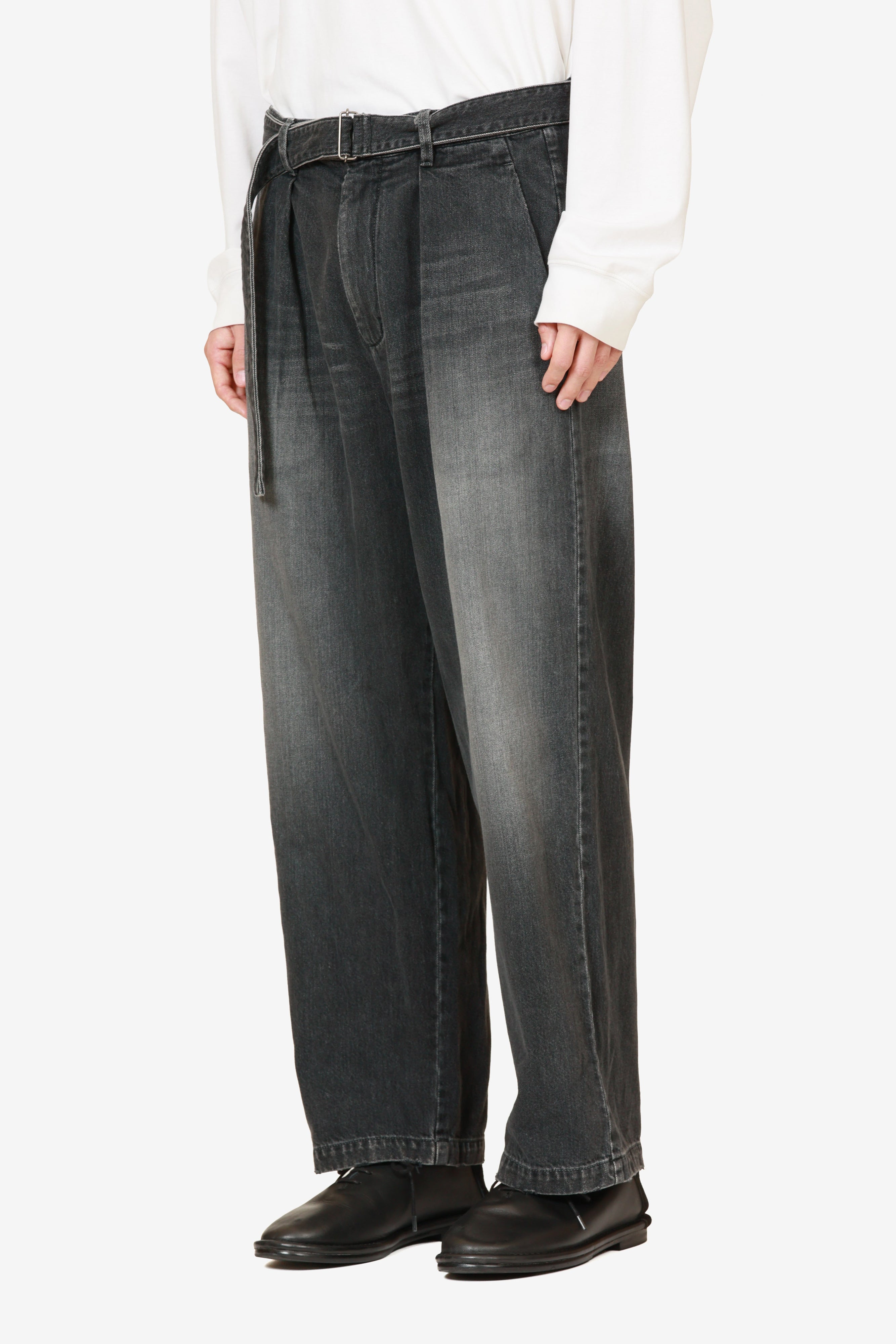 限定商品 AP52-124 11オンスデニム  ベルト付き1タックワイドテーパードパンツ