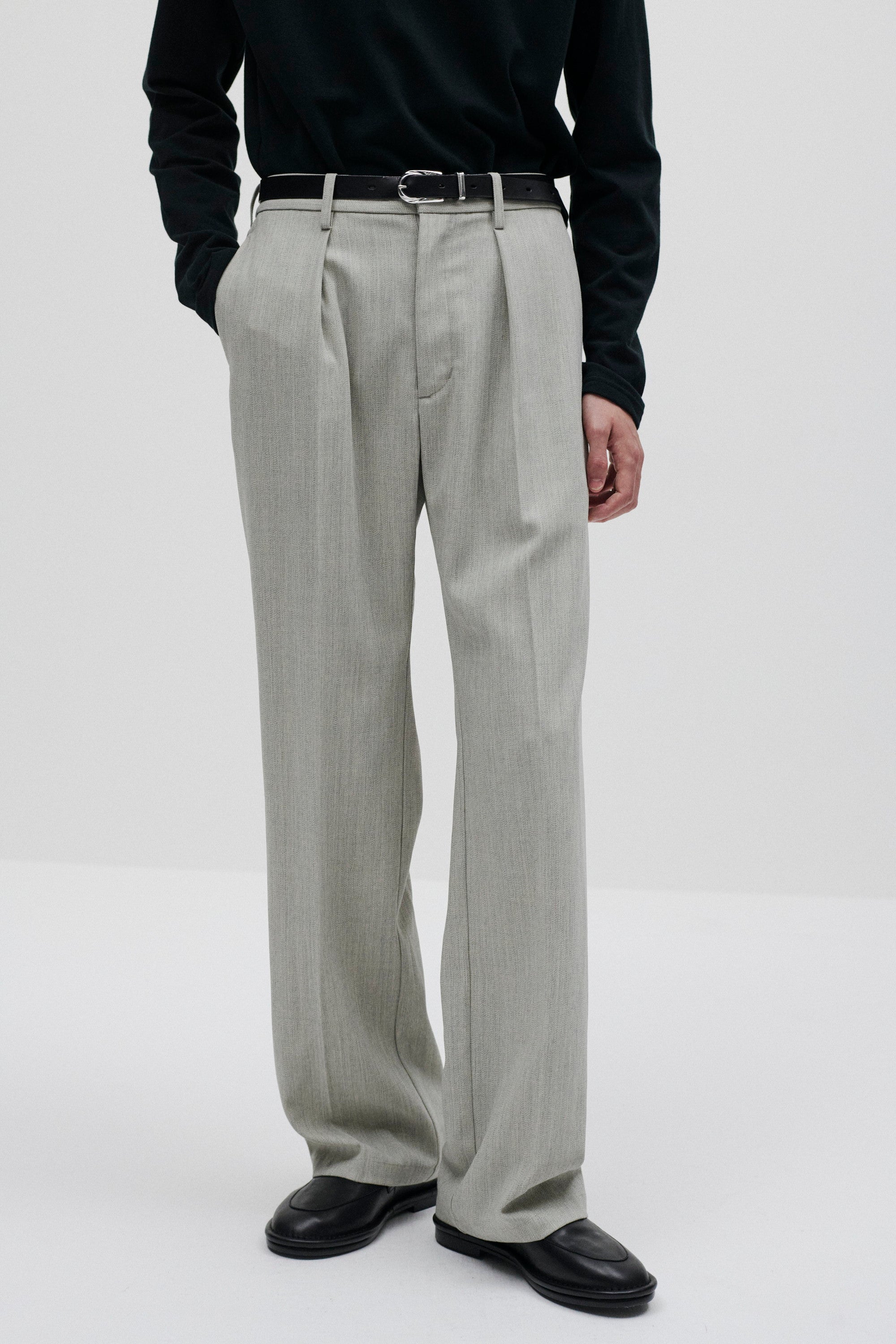 ハイツイストウールギャバジンキャンバス 1タックストレートパンツ