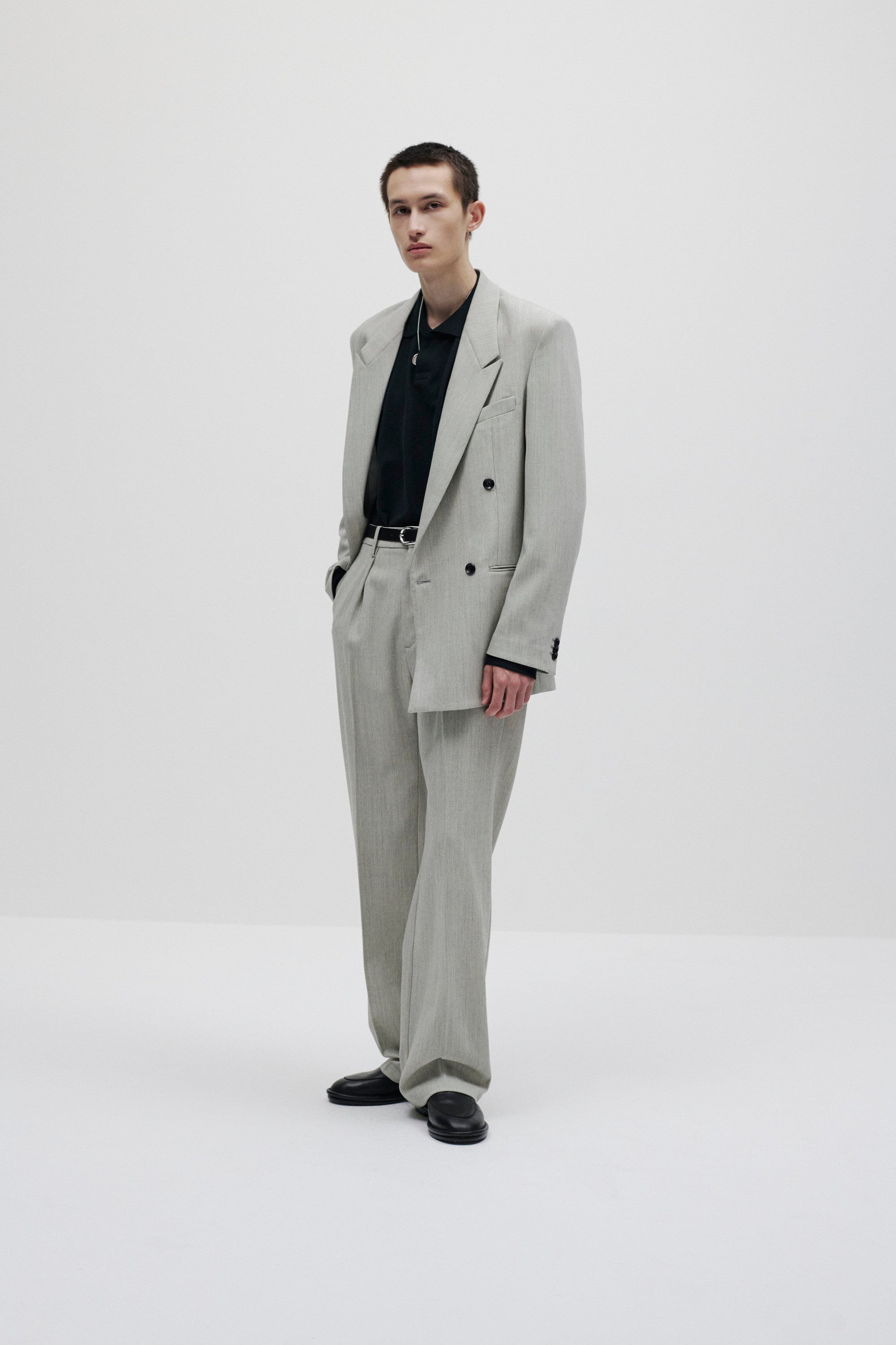 ハイツイストウールギャバジンキャンバス 1タックストレートパンツ