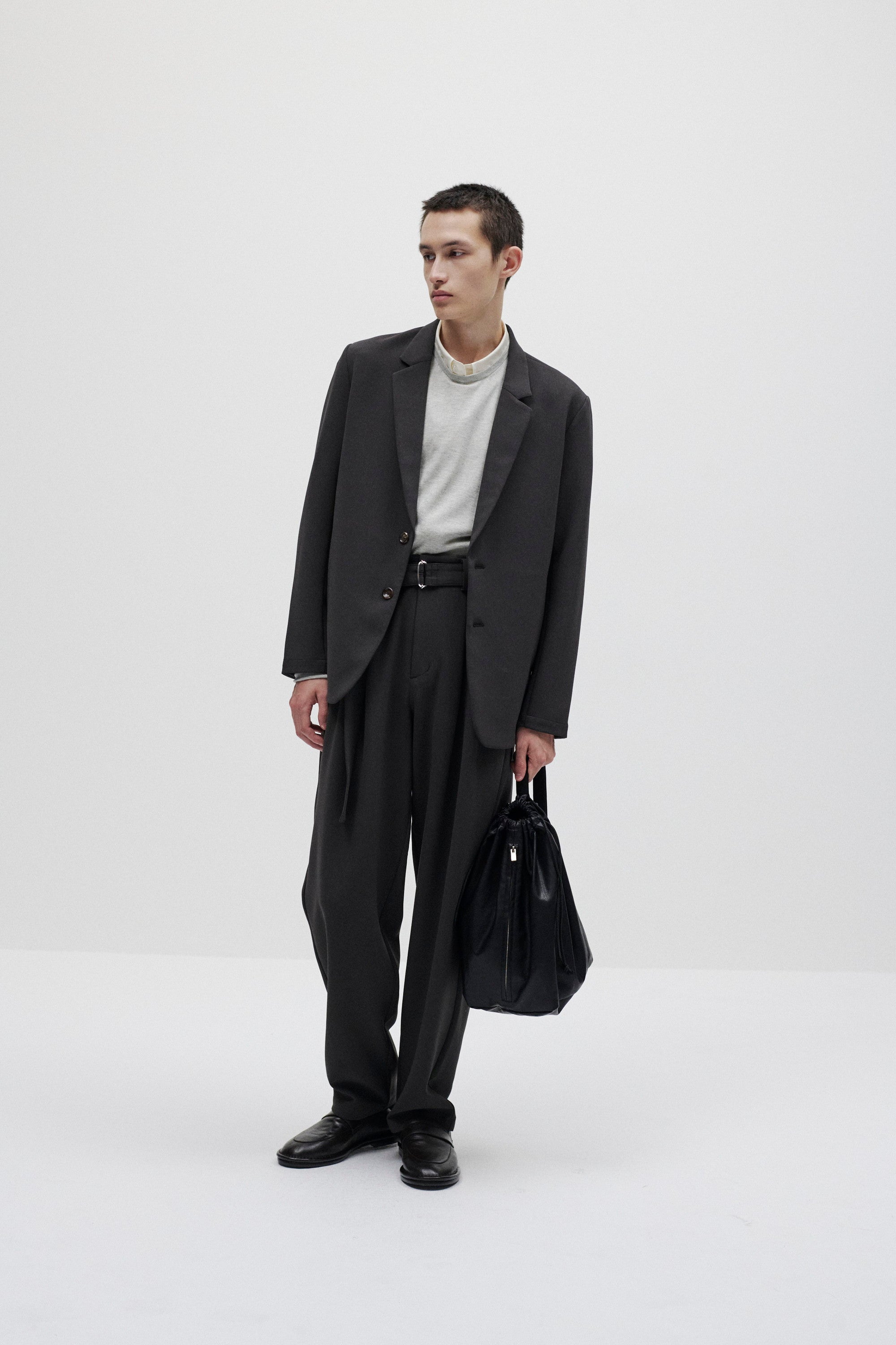 ポリエステルストレッチダブルクロス ベルト付きワイドテーパードパンツ