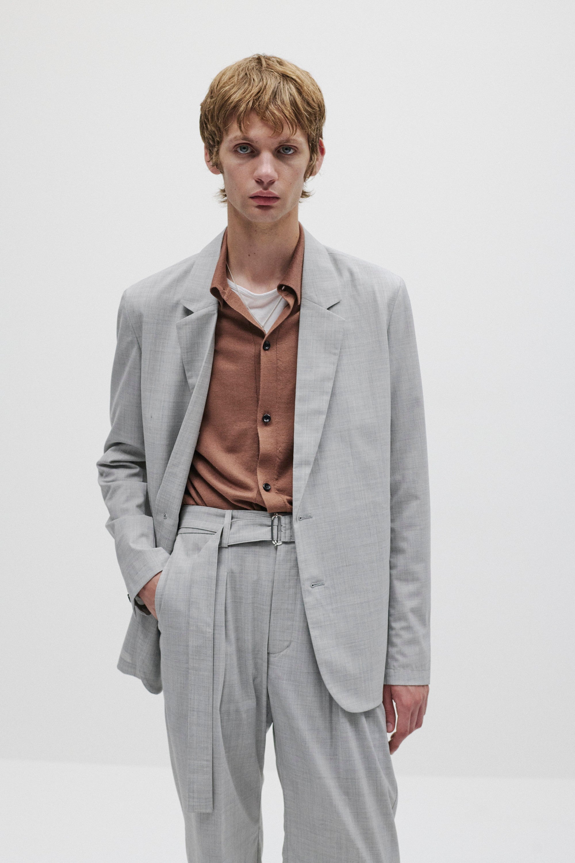 ウール/トリアセテート ストレッチトロ ベルト付きストレートパンツ