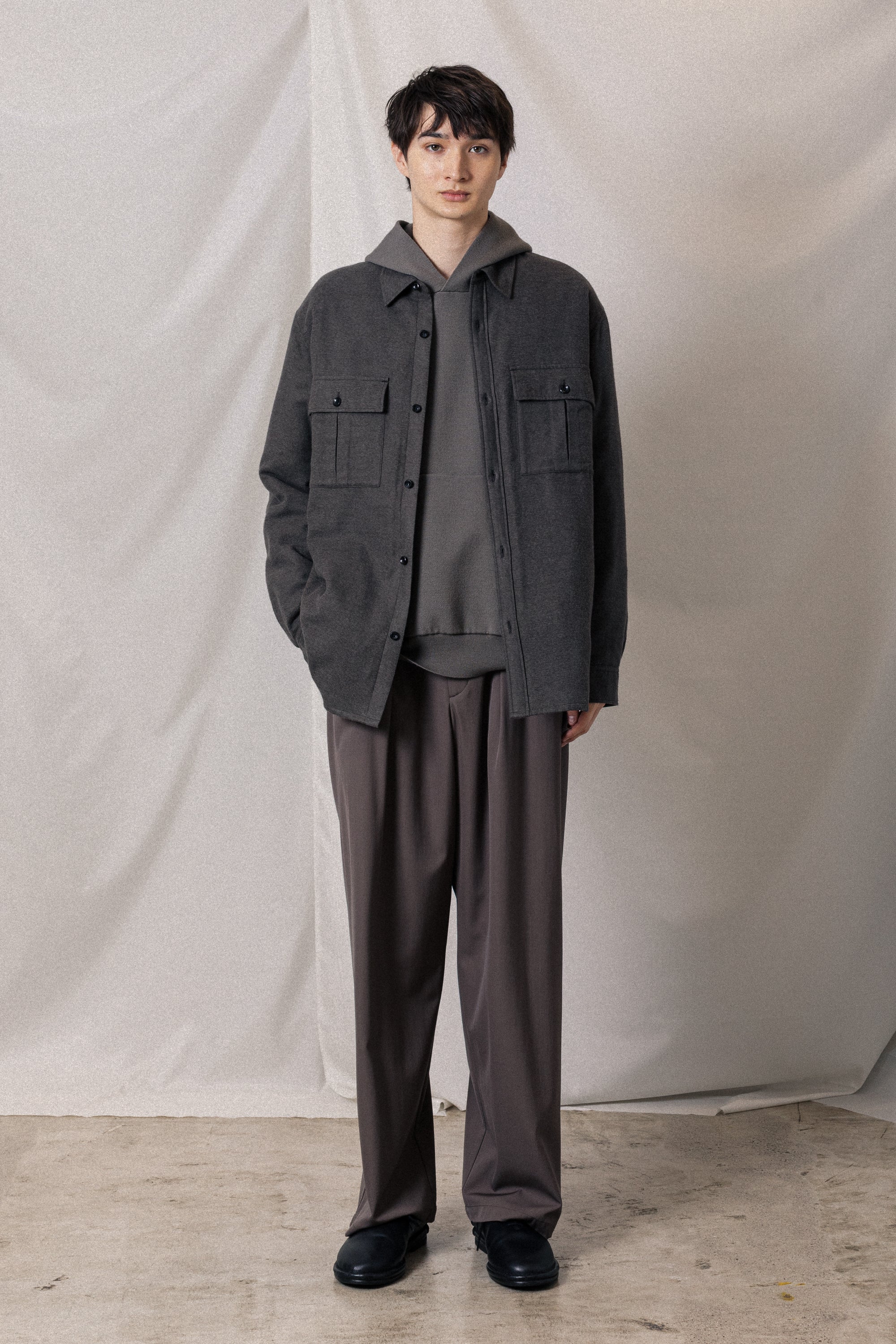 AK52-034 ウール×ポリエステルダブルフェイスニット フーディ