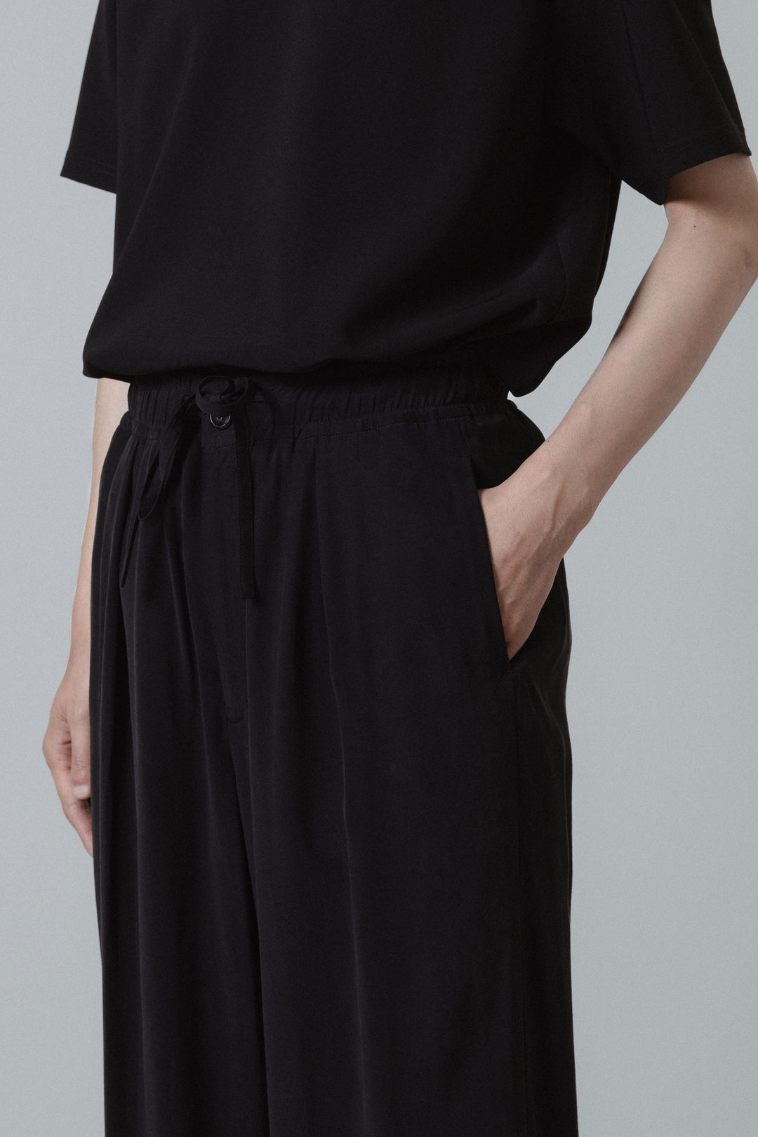 AP51-015 キュプラ/レーヨンフィブリルタフタ イージーパンツ