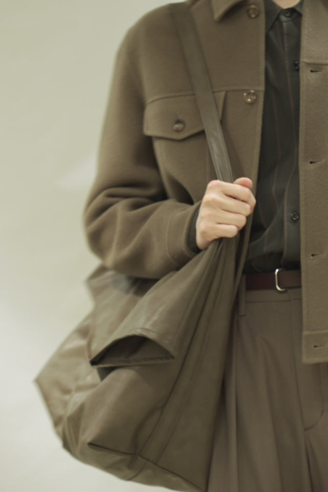 AA52-097 シンセティックレザー ショルダーバッグ