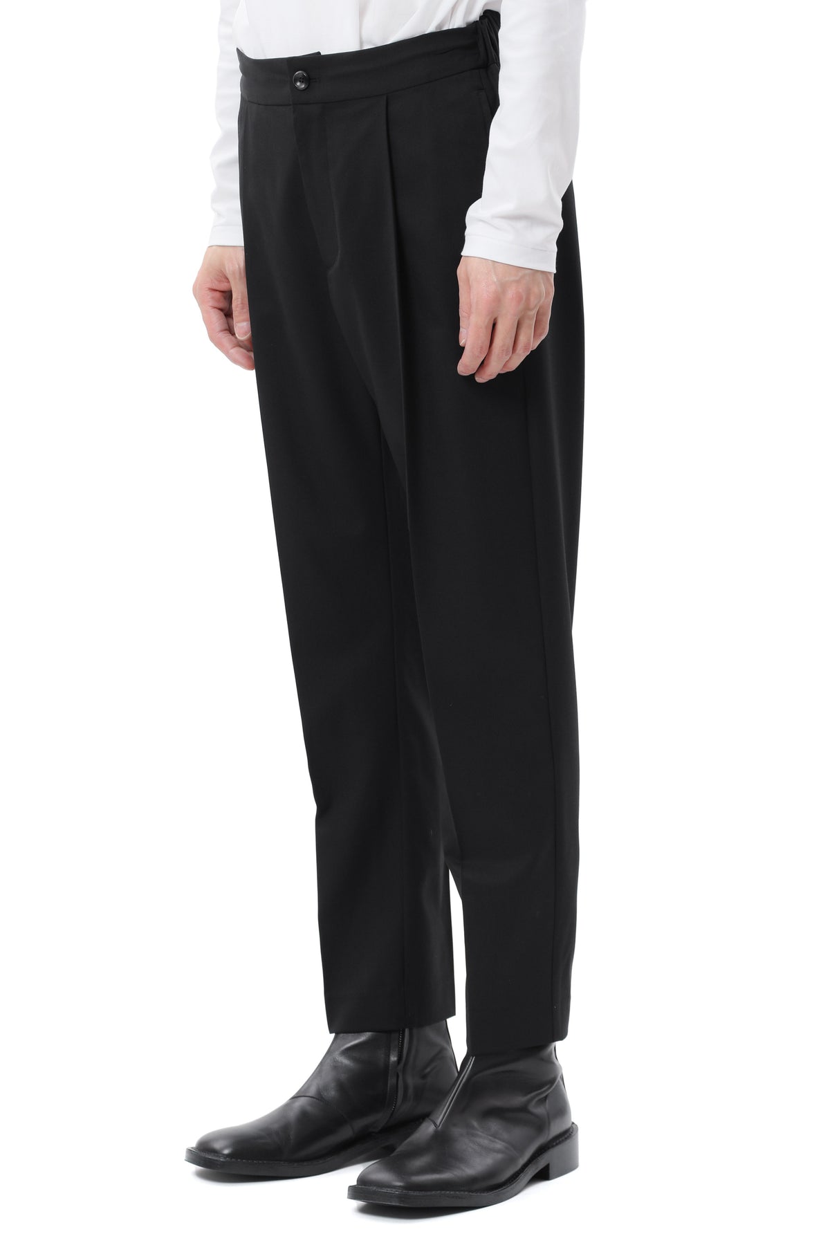 AP22-038 WO/PE STRETCH GABARDINE TAPERED FIT EASY TROUSERS